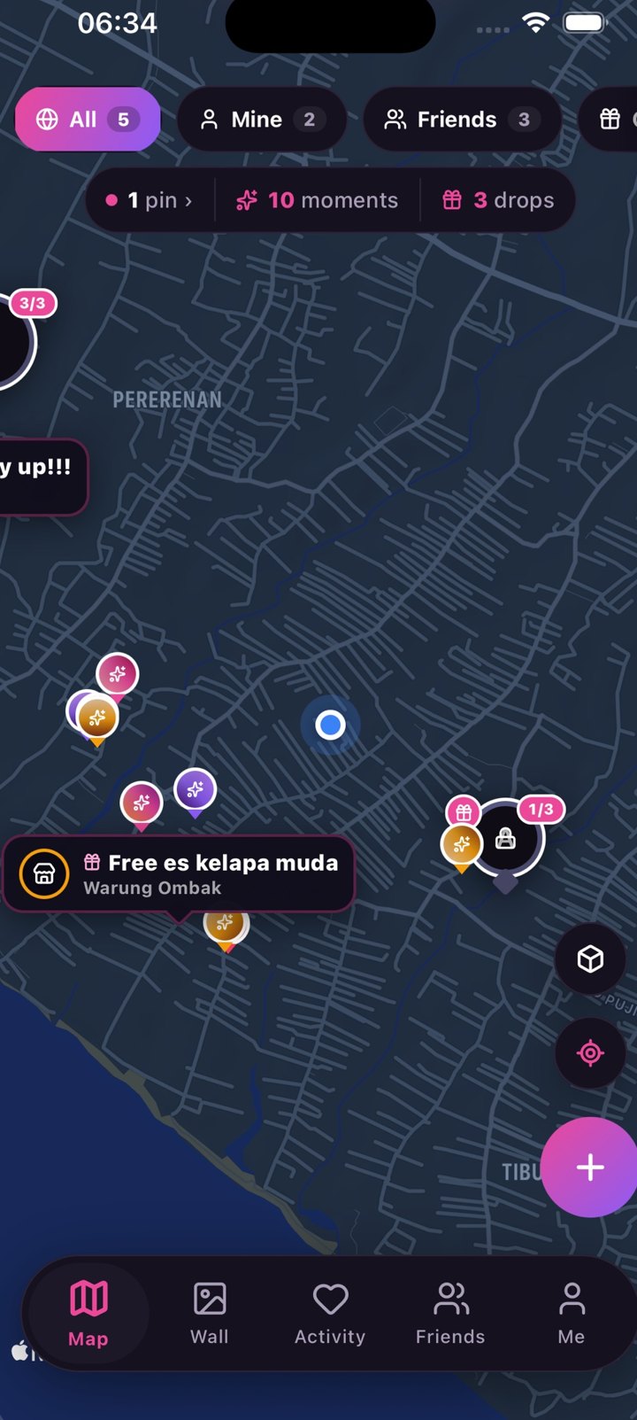 The FlouMe map with pins, moments and drops around Canggu